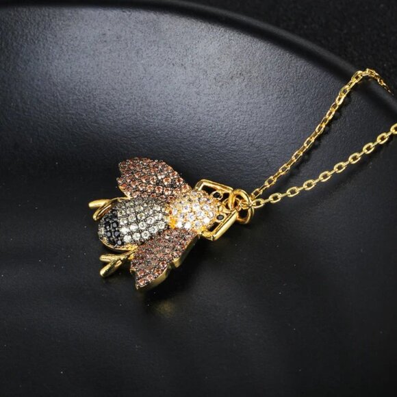 AWESOME BLACK, WHITE & CHAMPAGNE CZ ENCRUSTED FLY NECKLACE 14K GOLD PLATED BRASS - Picture 2 of 3